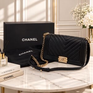 CHANEL Boy Chanel 黑金 V紋鏈帶包