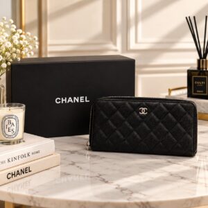CHANEL 黑色菱格紋拉鍊長夾